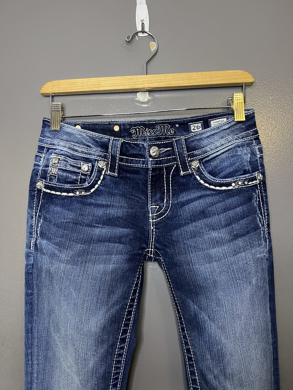 Miss Me Signature Straight Jeans Womens 26 Medium Wash Blue Rhinestone Denim